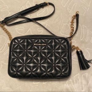 Michael kors crossbody